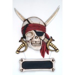 CAVEIRA PIRATA COM PLACA E ESPADAS